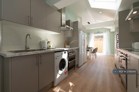 1 bedroom in a house share to rent, Abbey Road, London, SW19