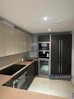 3 bedroom flat to rent, Spinnaker House, London, SW18