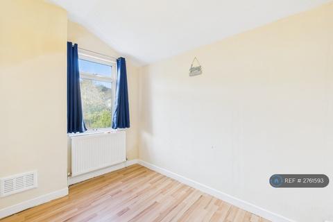 3 bedroom terraced house to rent, Corporation Road, Gillingham, ME7