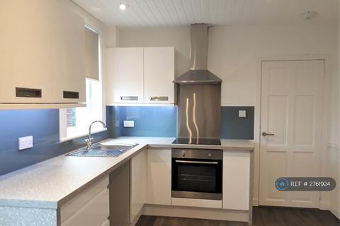 3 bedroom semi-detached house to rent, Den Park, Perth & Kinross, PH2