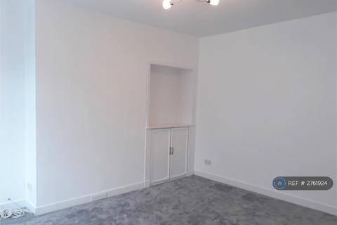 3 bedroom semi-detached house to rent, Den Park, Perth & Kinross, PH2