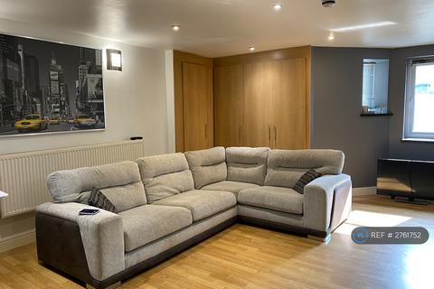 1 bedroom in a house share to rent, Belmont Street, Huddersfield, HD1