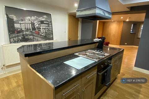 1 bedroom in a house share to rent, Belmont Street, Huddersfield, HD1