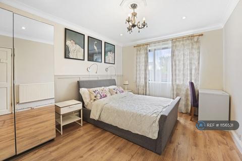 2 bedroom flat to rent, Mayford Close, London, SW12