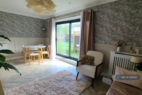 2 bedroom flat to rent, Mayford Close, London, SW12
