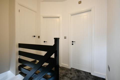 3 bedroom terraced house for sale, Second Avenue