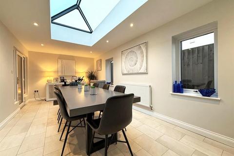 2 bedroom detached bungalow for sale, Sutton Road, Shrewsbury
