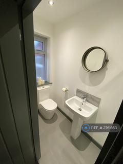2 bedroom flat to rent, Station Road, Ilkeston, DE7