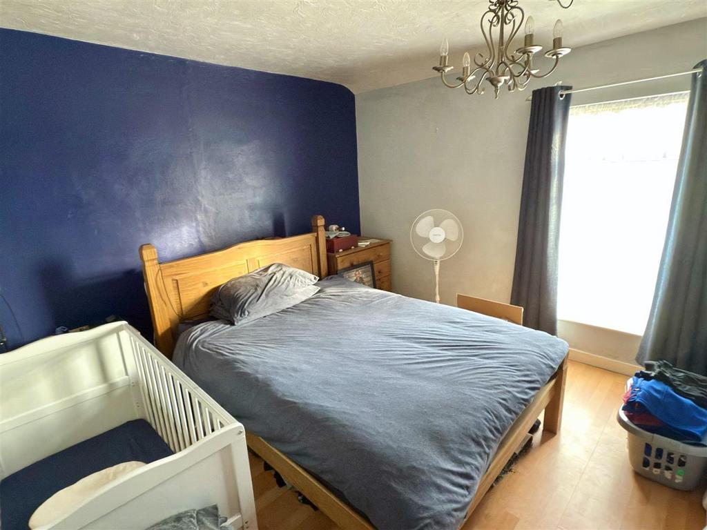 BED 1.jpg