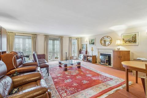 3 bedroom apartment for sale, Ashurst Close, Northwood HA6