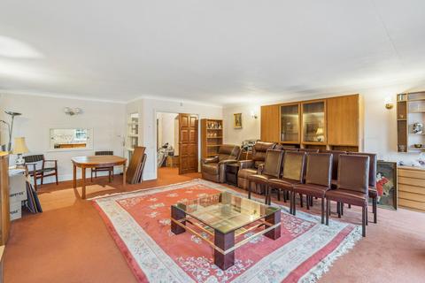 3 bedroom apartment for sale, Ashurst Close, Northwood HA6