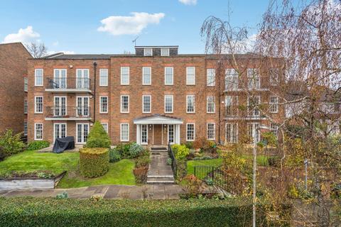 Ashurst Close, Northwood HA6