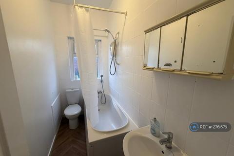 3 bedroom terraced house to rent, Welford Street, Salford, M6