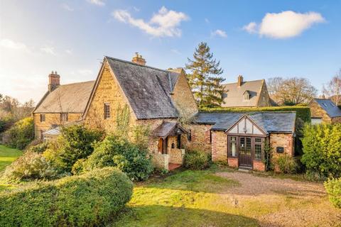 4 bedroom detached house for sale, 11 North Street, Mears Ashby, Northampton