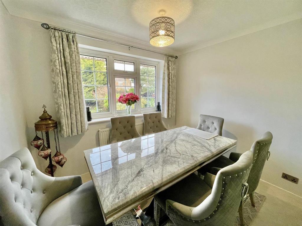 29 Sandringham Bed 2 or diner.jpg