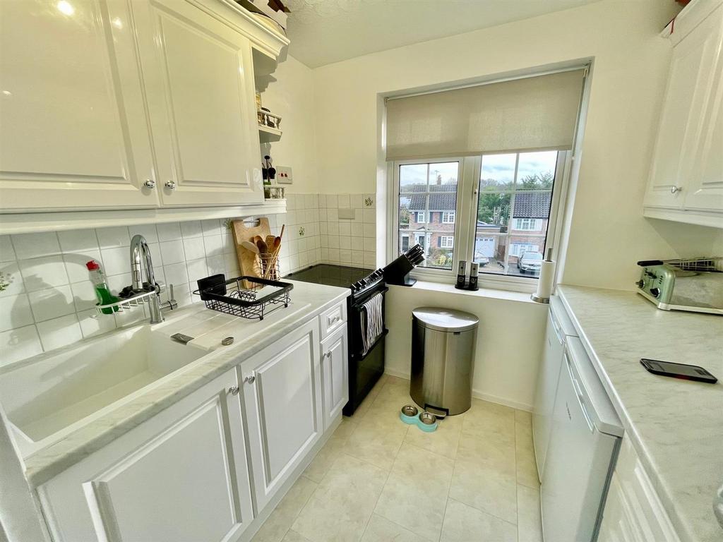 29 Sandringham Kitchen.jpg