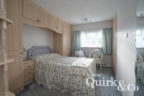 3 bedroom terraced house to rent, Crammavill Street, Grays, RM16