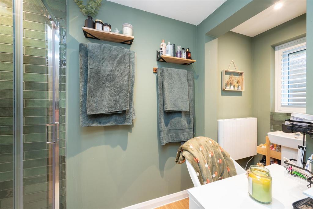 Annexe Shower Room