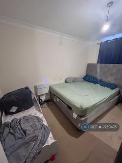 2 bedroom flat to rent, Danbury Crescent, South Ockendon, RM15