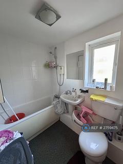 2 bedroom flat to rent, Danbury Crescent, South Ockendon, RM15