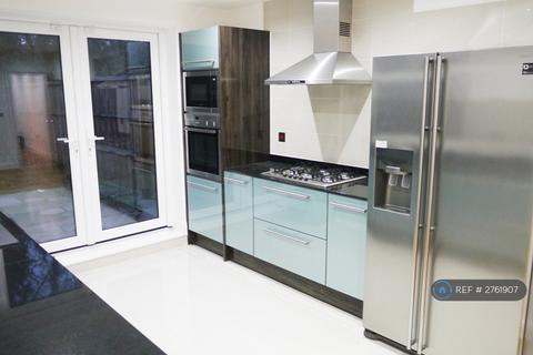 undefined, Burney Avenue, Surbiton, KT5
