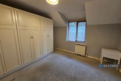 1 bedroom flat to rent, Linden Place, Staines-Upon-Thames, TW18