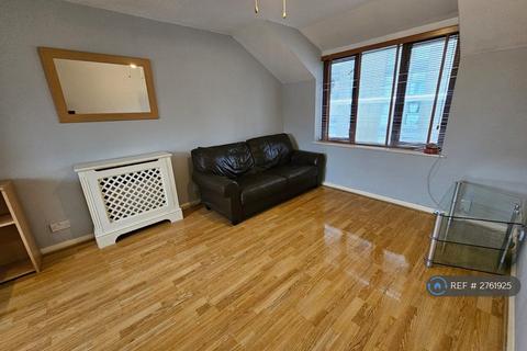 1 bedroom flat to rent, Linden Place, Staines-Upon-Thames, TW18