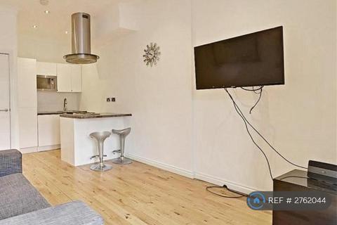 1 bedroom flat to rent, Cleveland Road, London, E18
