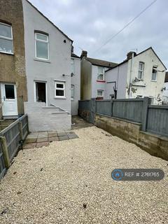2 bedroom end of terrace house to rent, Douglas Road, Dover, CT17
