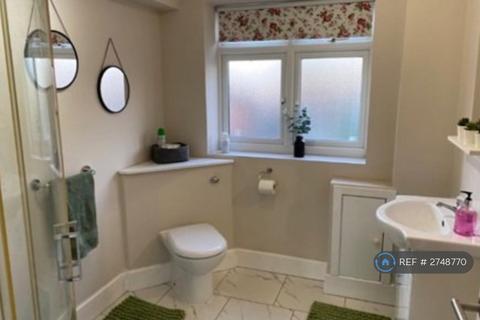 1 bedroom in a house share to rent, Charlotte Gardens, Romford, RM5