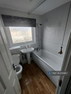 3 bedroom terraced house to rent, Fareham Way, Cramlington, NE23