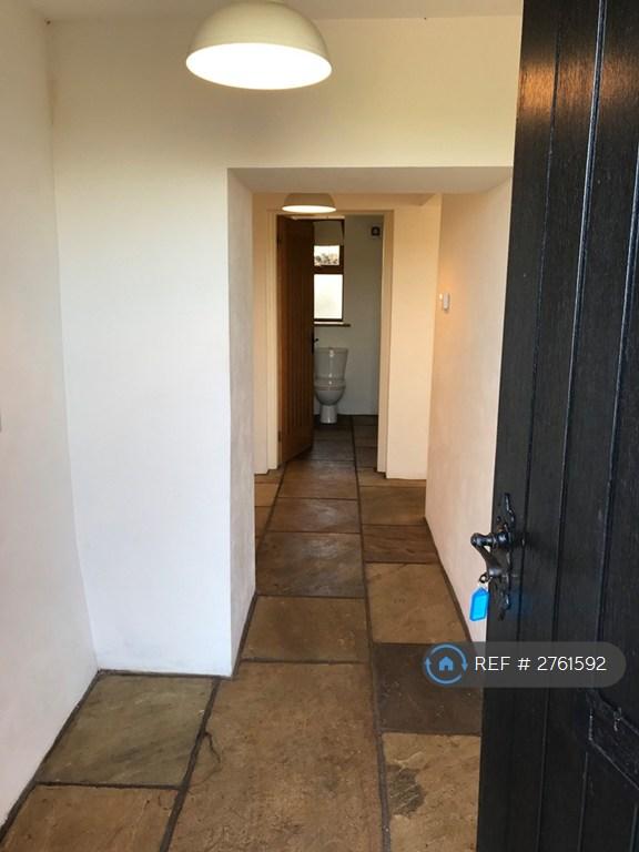 Spacious Entrance Hall