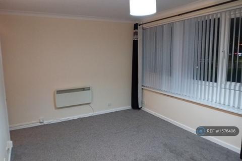 2 bedroom flat to rent, St.Keverne Square, Newcastle Upon Tyne, NE5