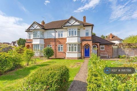 2 bedroom maisonette to rent, Warwick Road, Thames Ditton, KT7