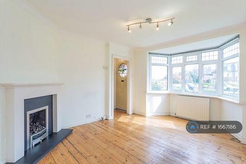 2 bedroom maisonette to rent, Warwick Road, Thames Ditton, KT7