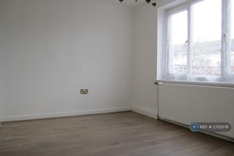 3 bedroom terraced house to rent, Grangemoor, Runcorn, WA7