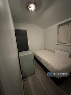 1 bedroom in a house share to rent, Lawrence Road, London, E6