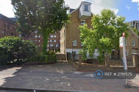 Studio to rent, Riverdale House, London, SE13