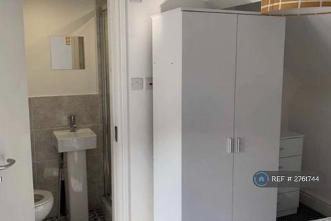1 bedroom in a house share to rent, Manor Street, Huddersfield, HD4