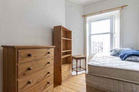 2 bedroom flat to rent, 2046L Edina Place, Edinburgh, EH7 5RN