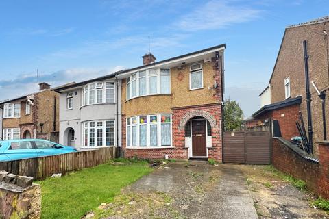3 bedroom semi-detached house for sale, St. Margarets Avenue, Luton