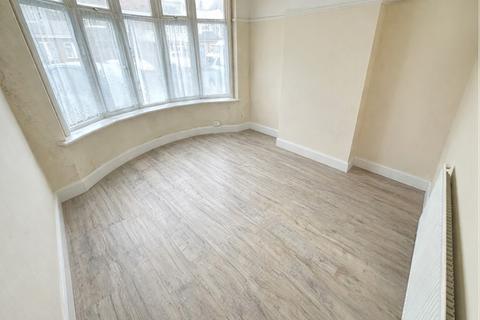3 bedroom semi-detached house for sale, St. Margarets Avenue, Luton