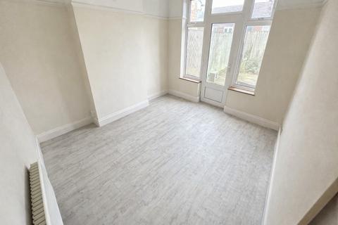 3 bedroom semi-detached house for sale, St. Margarets Avenue, Luton