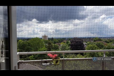 2 bedroom flat to rent, Oatlands Court, London, SW19