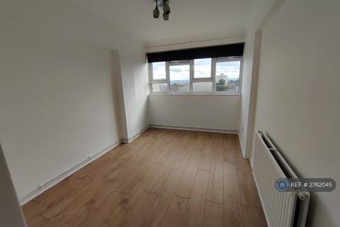 2 bedroom flat to rent, Oatlands Court, London, SW19