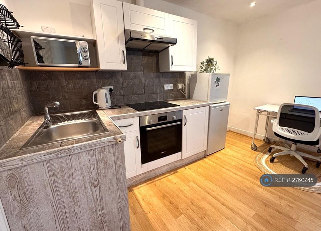 Kitchen/Desk