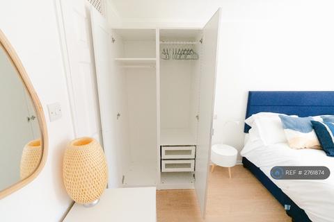 2 bedroom flat to rent, Commercial Road, Exeter, EX2