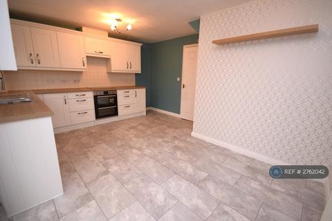 5 bedroom terraced house to rent, Coton Park Drive, Rugby, CV23