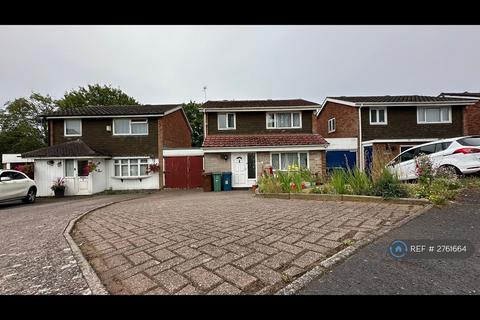4 bedroom detached house to rent, Rambleford Way, Stafford, ST16