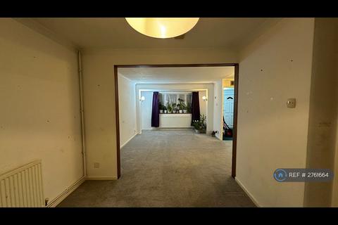 4 bedroom detached house to rent, Rambleford Way, Stafford, ST16